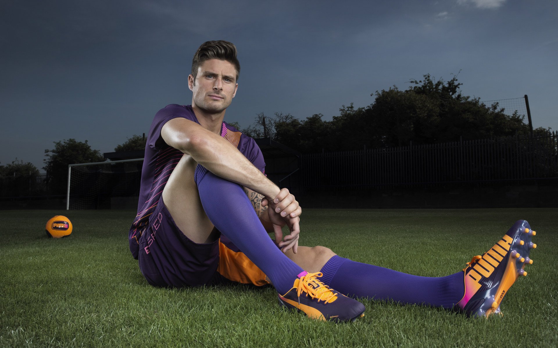 开云app注册-轮滑自由表现：街头风采引人入胜，轮滑自由式动作详细表